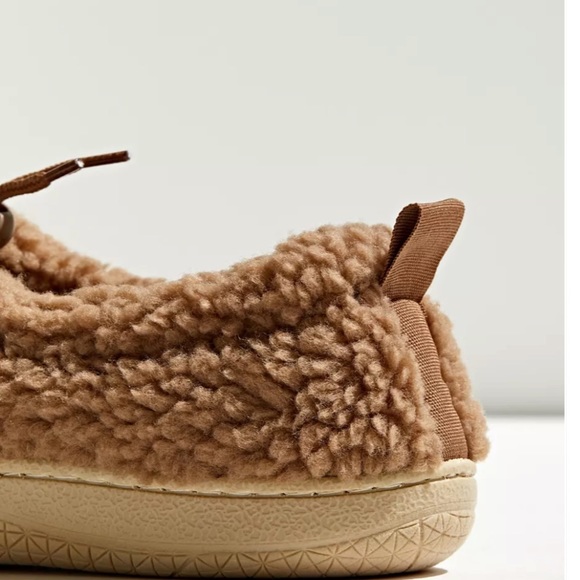 URBAN OUTFITTERS SHERPA HARDSOLE SLIPPERS NEW - Picture 10 of 11